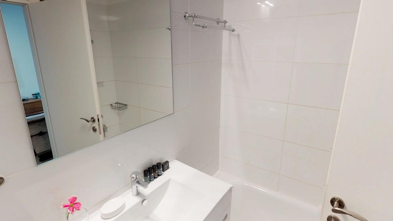 Апартаменти 1Bd W/Balcony Near Rothchild By Sea N' Rent Тель-Авів Екстер'єр фото